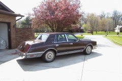 1983 Lincoln Continental - Walnut Moondust